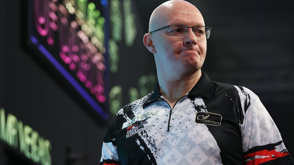 Verrassende halve finalist Grand Slam of Darts moet ochtend in ziekenhuis doorbrengen