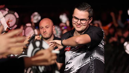 Dit is wat Gian van Veen bij Grand Slam of Darts veel beter doet dan Gary Anderson