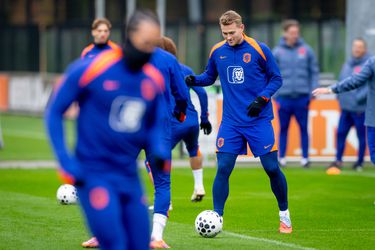 Bijzondere aanwezige op training Oranje in aanloop naar laatste kwalificatieduel voor WK