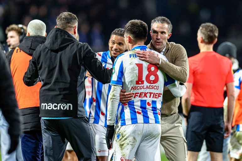 Robin van Persie laat olympisch kampioenen smelten met daverende verrassing: 'Zo leuk om te zien'