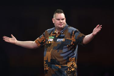 Nederlander Wesley Plaisier toont karakter op WK darts en treft oud-wereldkampioen