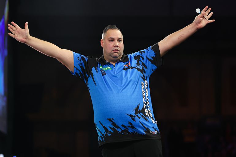 Jermaine Wattimena stunt op WK darts en komt na kerst pas weer terug: 'Lekker gourmetten, ik vreet alles op'