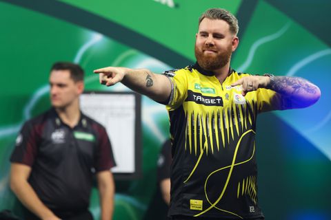 Kleurrijke darter (35) openhartig op WK over gevreesde 'ziekte': 'Ze deden alsof het kanker is'