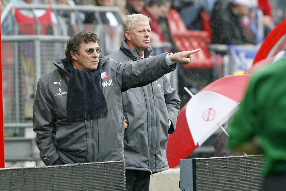 Oud-speler FC Utrecht haalt flink uit naar voetbalicoon Willem van Hanegem: 'Mes in mijn rug gestoke