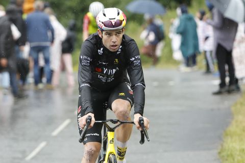 Topwielrenner Wout van Aert opgeschrikt door onheilspellend bericht: 'Verlaat die gebieden'