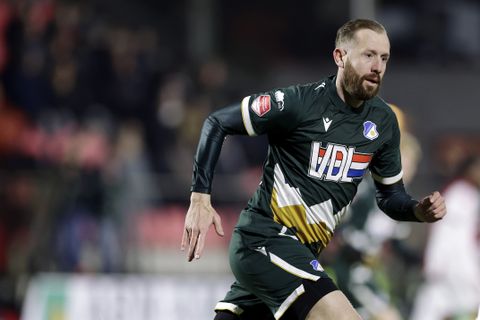 Nederlandse profvoetballer (34) hard gestraft voor mishandeling ex-vriendin: buitenlandse media delen details