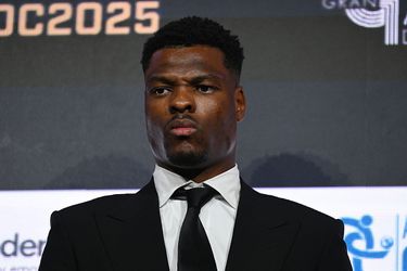 Oranje-international Denzel Dumfries voorlopig langs de kant door medische ingreep