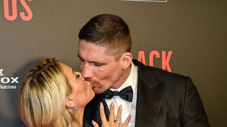 Rico Verhoeven en vriendin Naomy van Beem maken zoencompilatie op vakantie