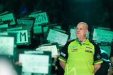 Michael van Gerwen heeft op de Bahrein Darts Masters geloot tegen een lokale qualifier: Hasan Haji. ©PDC