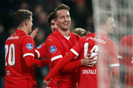 PSV swingt ook langs FC Twente in KNVB Beker: Feyenoord mag borst natmaken
