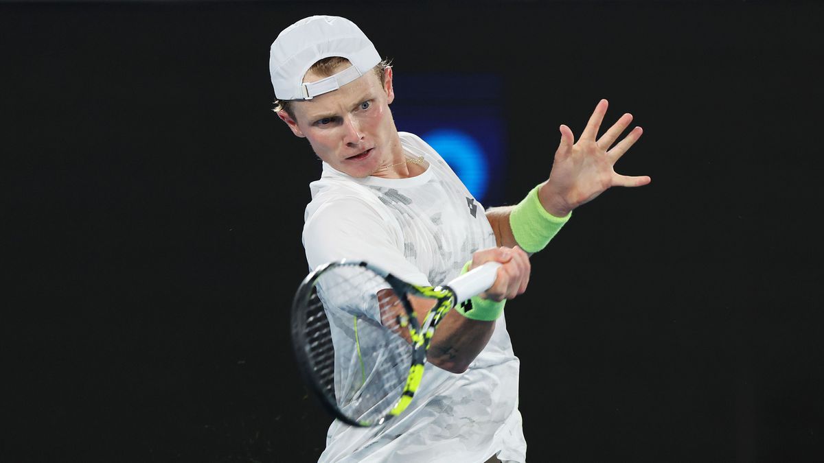 Jesper de Jong kansloos tegen Jannik Sinner op Australian Open