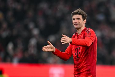 Thomas Müller grapt over 'naderend vertrek' bij Bayern München: 'In de winter kan ik nog verkocht worden'