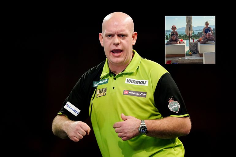 Michael van Gerwen maakt handig gebruik van kinderen op vakantie: 'Tijd om te chillen'