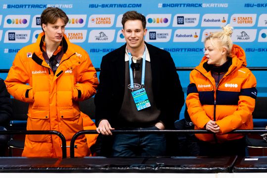 Bijzonder bezoek ziet 'grote bende en chaos' op EK shorttrack: 'Het lijkt er veel op'