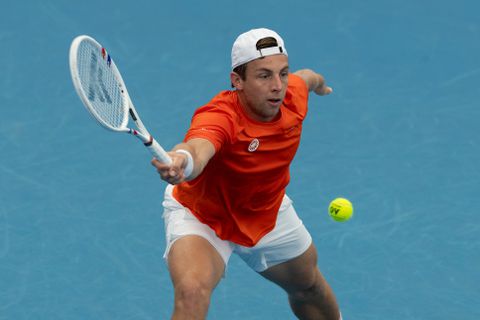 'Emotionele' toptennisser Tallon Griekspoor geeft inkijkje in relatie met Russin: 'Soms moet ik op mijn tong bijten'