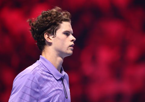 Belgisch tennistalent (20) geeft op met schouderblessure, maar gaat toch naar hoofdtoernooi Australian Open