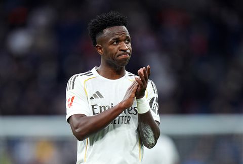 Uitgefloten Real Madrid wint weer eens, Vinicius Jr. getroost in de tunnel na fluitconcert