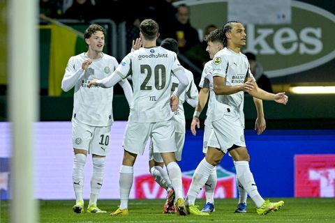 Zéér matig PSV komt goed weg tegen Fortuna Sittard: Feyenoord en Ajax op nóg grotere achterstand