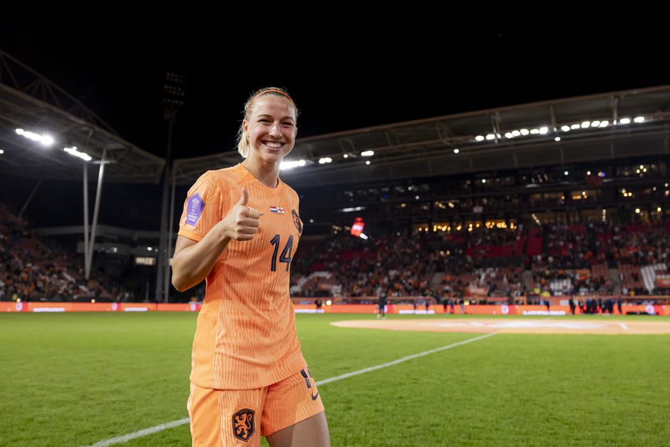Jackie Groenen wil met Oranje Leeuwinnen naar Spelen in 'haar' Parijs: 'Als meisje droomde ik ervan'