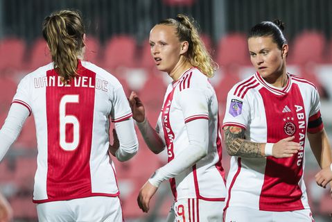 Pijnlijke middag in Eindhoven: bezoekend Ajax scoort negen(!) keer