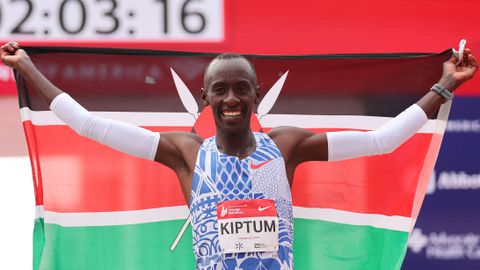 Vrouw die in auto zat bij verongelukte Kelvin Kiptum: 'Schreeuwde om terug te sturen naar de weg'