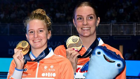 Gouden dag voor Nederlandse zwemsters op WK: 'Dat heb ik nu wel verpest, hè?'