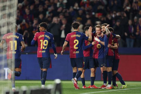 Capitano Frenkie de Jong en FC Barcelona grijpen de kop in La Liga dankzij moeizame zege op Rayo Vallecano