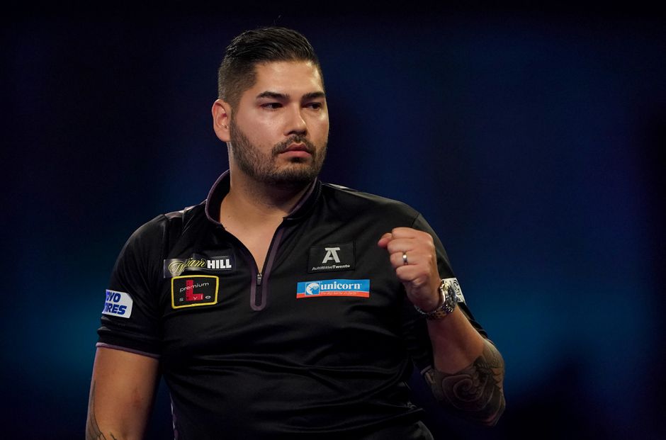 Darter Jelle Klaasen zorgt voor enorme stunt bij toernooi in eigen land, maar moet titel aan wereldtopper laten