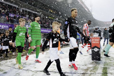 Opmerkelijk moment bij restant van Sparta - NEC: aanvoerder verlaat spelersbus en keert razendsnel huiswaarts