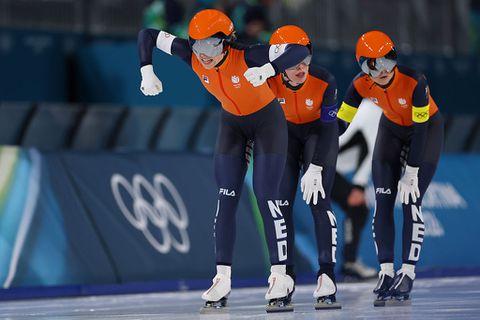 Oranje-vrouwen maken het spannend in halve finale op de team pursuit: 'Was echt billenknijpen'