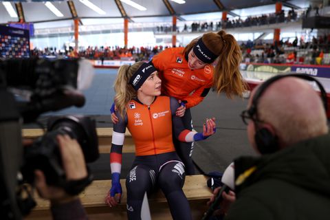 'Dat kan fataal zijn hè': Joy Beune steekt de draak met Antoinette Rijpma-de Jong na olympische ploegenachtervolging