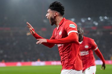 Ricardo Pepi laat Philips Stadion ontploffen na winnende goal in slotseconde tegen FC Twente