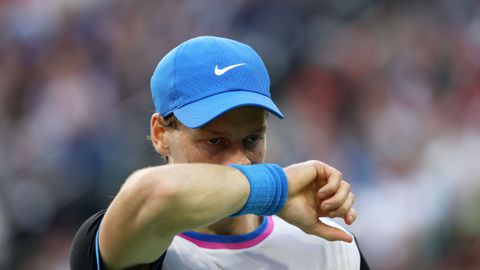 Jannik Sinner verliest voor het eerst in 2024: Carlos Alcaraz verslaat hem