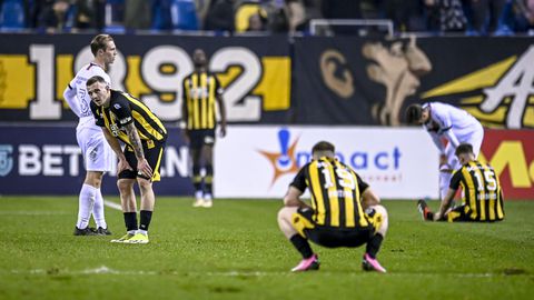 Nog acht wedstrijden te gaan: zo wil Vitesse ontsnappen aan degradatie