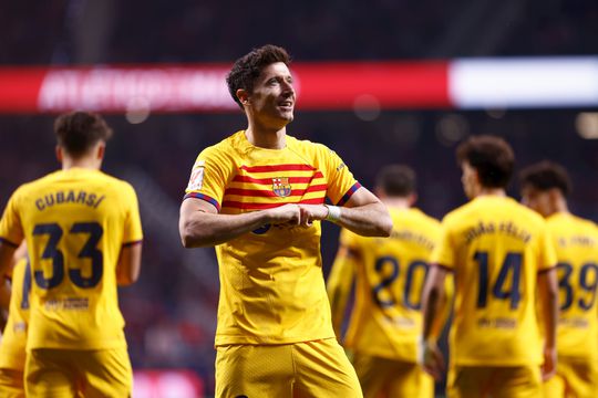 FC Barcelona geeft Atlético Madrid een pak slaag en neemt tweede plaats over in Spanje