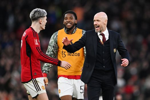 Manchester United en Erik ten Hag zetten Old Trafford in vuur en vlam na legendarisch bekergevecht met Liverpool