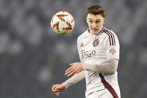 Grote veranderingen bij Oranje: Mats Wieffer en Ajax-talent bij selectie gehaald door blessure Denzel Dumfries