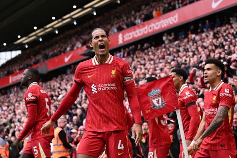 Virgil van Dijk verlengt contract bij Liverpool: dit wordt het gigantische salaris van de topverdediger bij de ploeg van Arne Slot