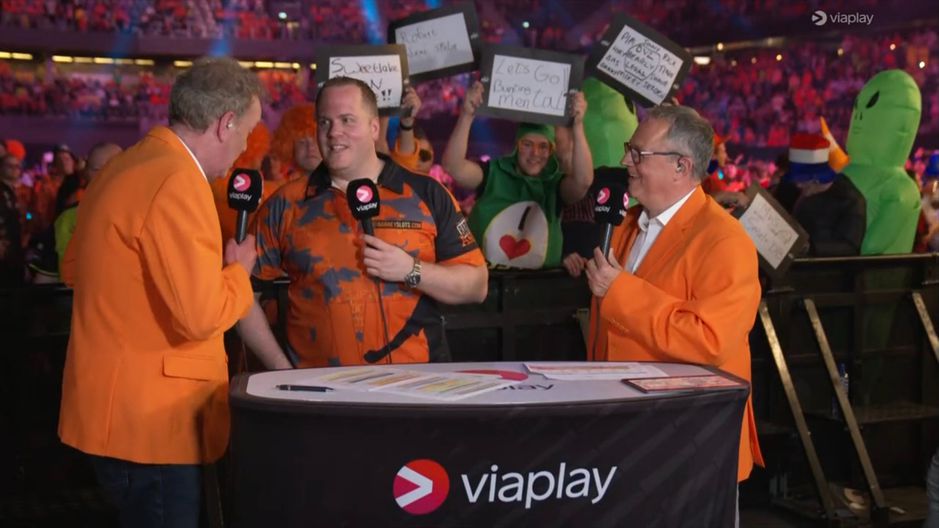 Nederlandse topdarter verklapt onbedoeld groot nieuws live op televisie: 'Dat meen je niet?!'