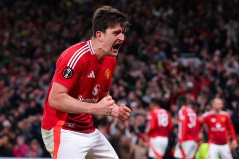 Ongekend drama: Manchester United leeft na totale instorting helemaal op bij thriller in Europa League