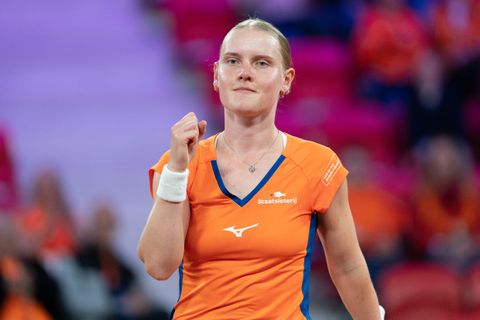Beste Nederlandse tennisster maakt indruk in Frankrijk met stunt tegen groot talent