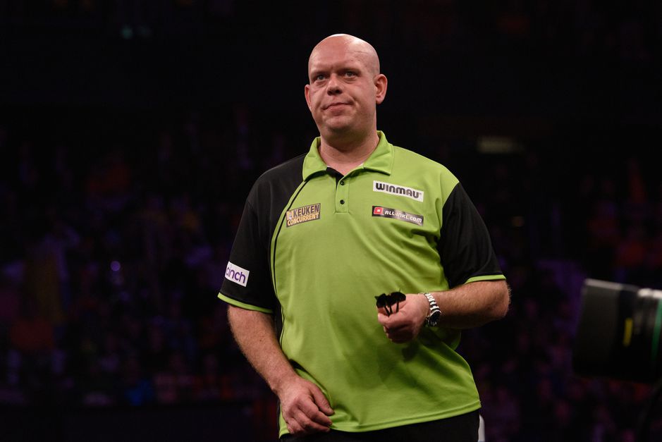'Alarmbellen' gaan af na 'enorme worsteling' Michael van Gerwen: 'Dat is veel zorgelijker'