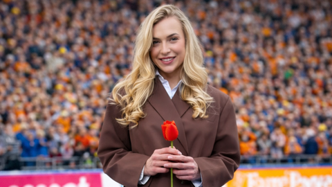 'Grote eer' voor topschaatsster Joy Beune: 'Ik mocht de doop uitvoeren'