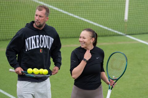 Nederlandse tennistrainer gaat in zee met tennissensatie die betrokken was bij deodorant-rel
