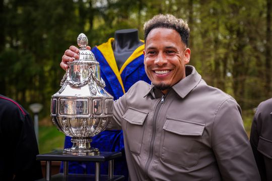 Tjaronn Chery moet niets weten van poespas bij Eurojackpot KNVB Beker: 'Ik heb hem al even aangeraakt'