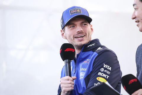 Max Verstappen ligt in een deuk om jonge fans: 'Nou, dit seizoen niet'