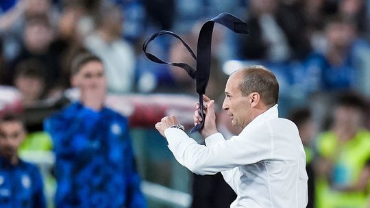 Juventus ontslaat trainer Allegri na bizar gedrag rondom bekerfinale, waar hij mogelijk ook journalist bedreigde