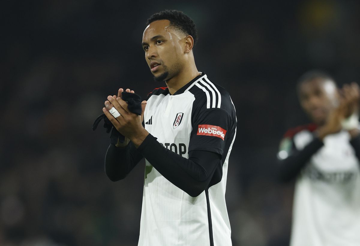 Kenny Tete plakt er toch nog een jaartje aan vast bij Fulham