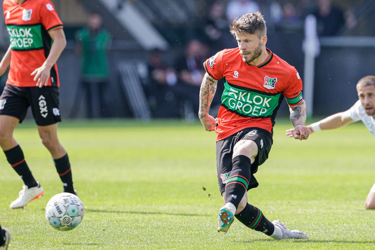 Buitenlander met meeste Eredivisiewedstrijden ooit weet niet van ophouden: veteraan (37) verlengt contract