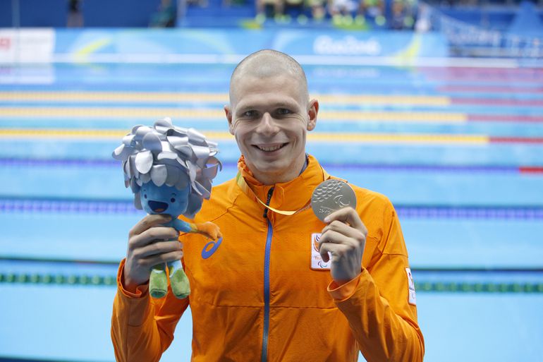 Succesvolle Nederlandse paralympiër (33) gaat de wereld over met emotioneel verhaal: 'Je ziet weer hoe hulpeloos hij was'